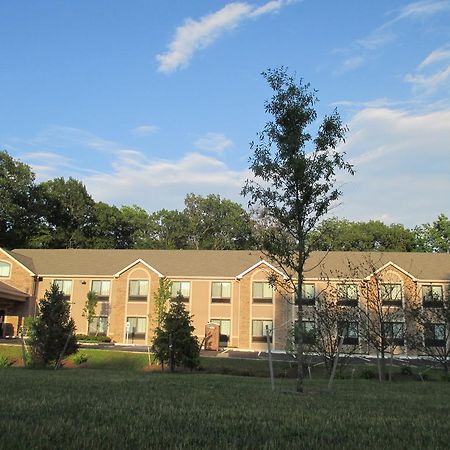 Red Carpet Inn And Suites Monmouth Junction Dış mekan fotoğraf
